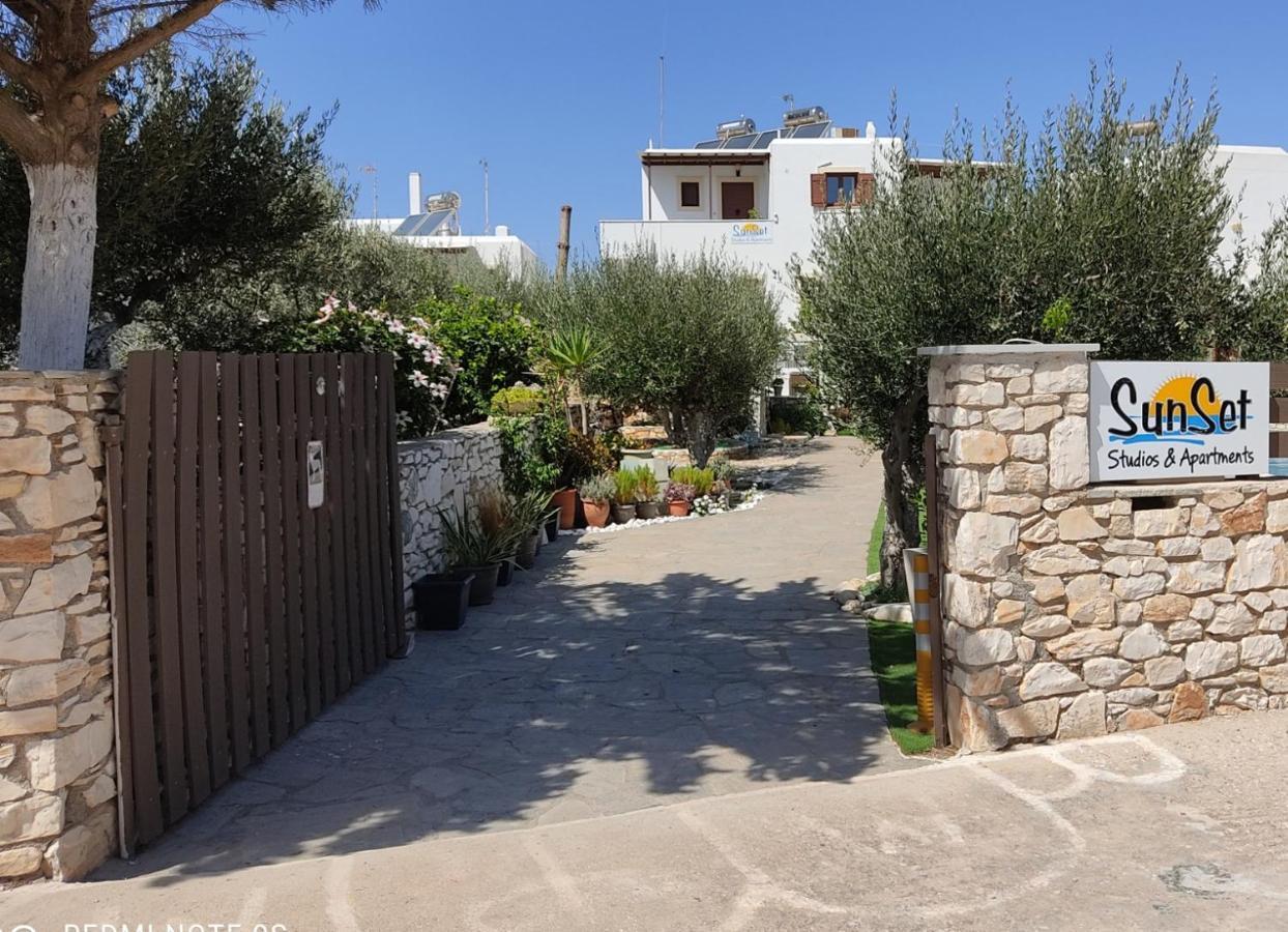 Sunset Studios And Apartments For Adults Over 21 Only Naoussa Esterno foto