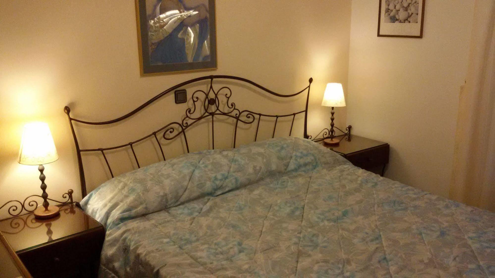 Sunset Studios And Apartments For Adults Over 21 Only Naoussa Esterno foto